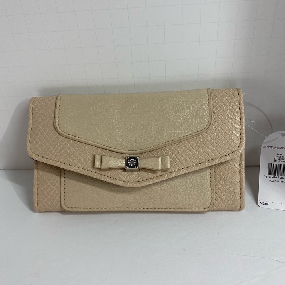 Jessica Simpson Wallet Tara JS10690 Light Taupe 6.5 inch Wide New with Tags